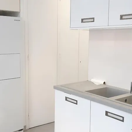 Modern Apartment Near Beaches By Weekome Apartment